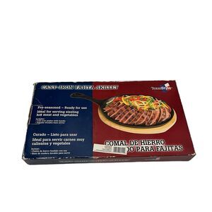 Texas Style Pre-seasoned Cast Iron Fajita Skillet with Wooden Base NEW